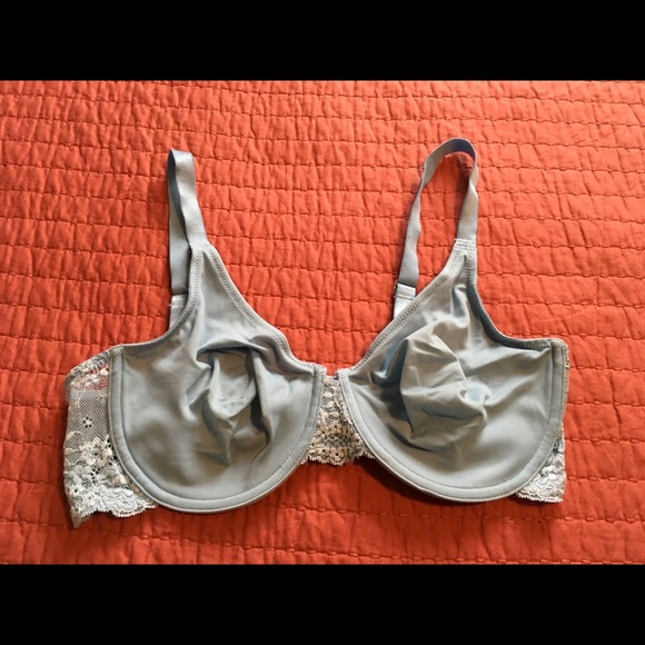 Wacoal Other - Wacoal T-shirt bra with lace- 36D - light blue